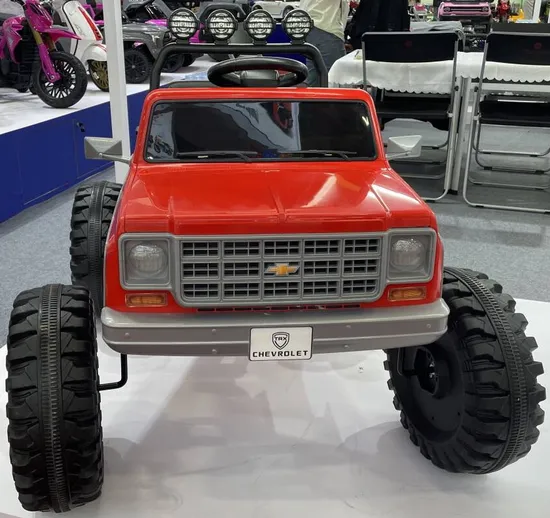 Chevrolet Cheyenne Pickup Licensed Ride on Car with 2.4G Remote Control 